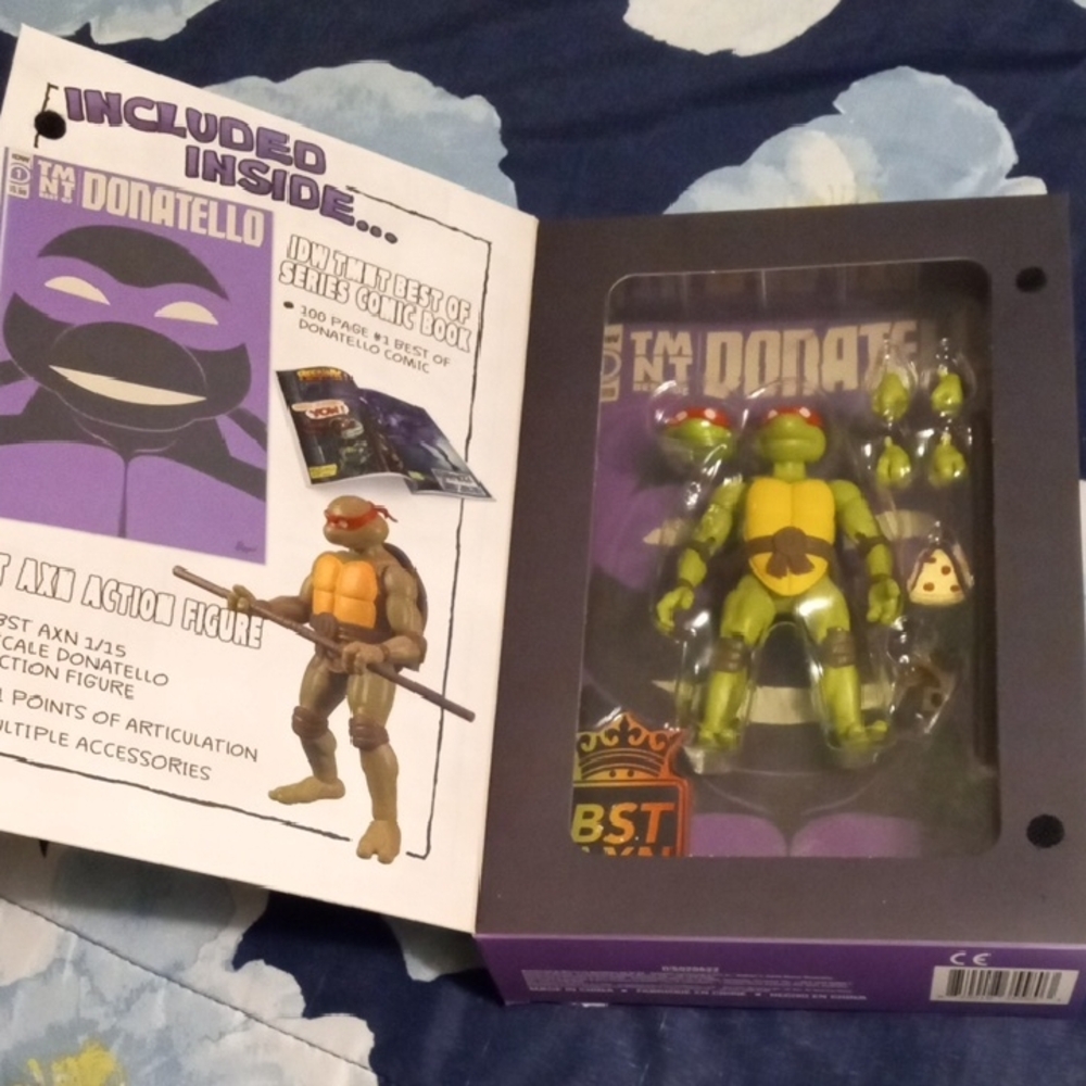NWT Donatello Action Figure Set